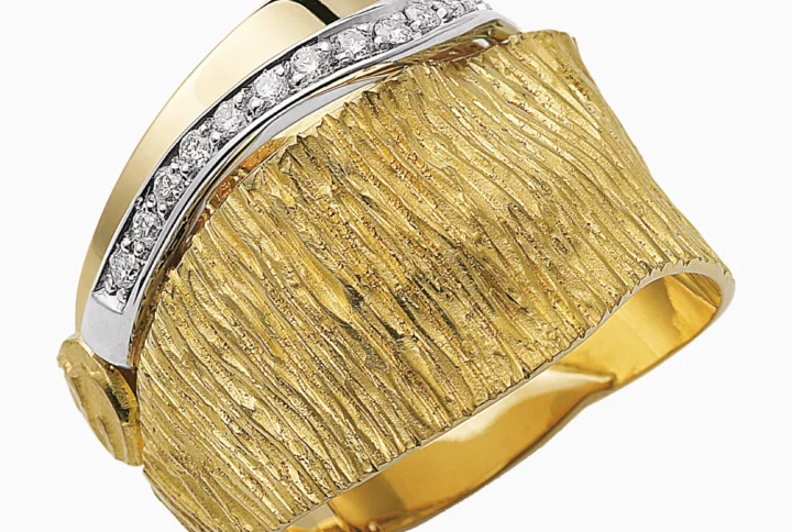 Anel Ouro 19,2Kt com textura raiada e Diamantes | PEDRO ALVES